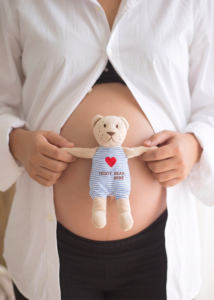 Salário-Maternidade: quem tem direito e como solicitar?